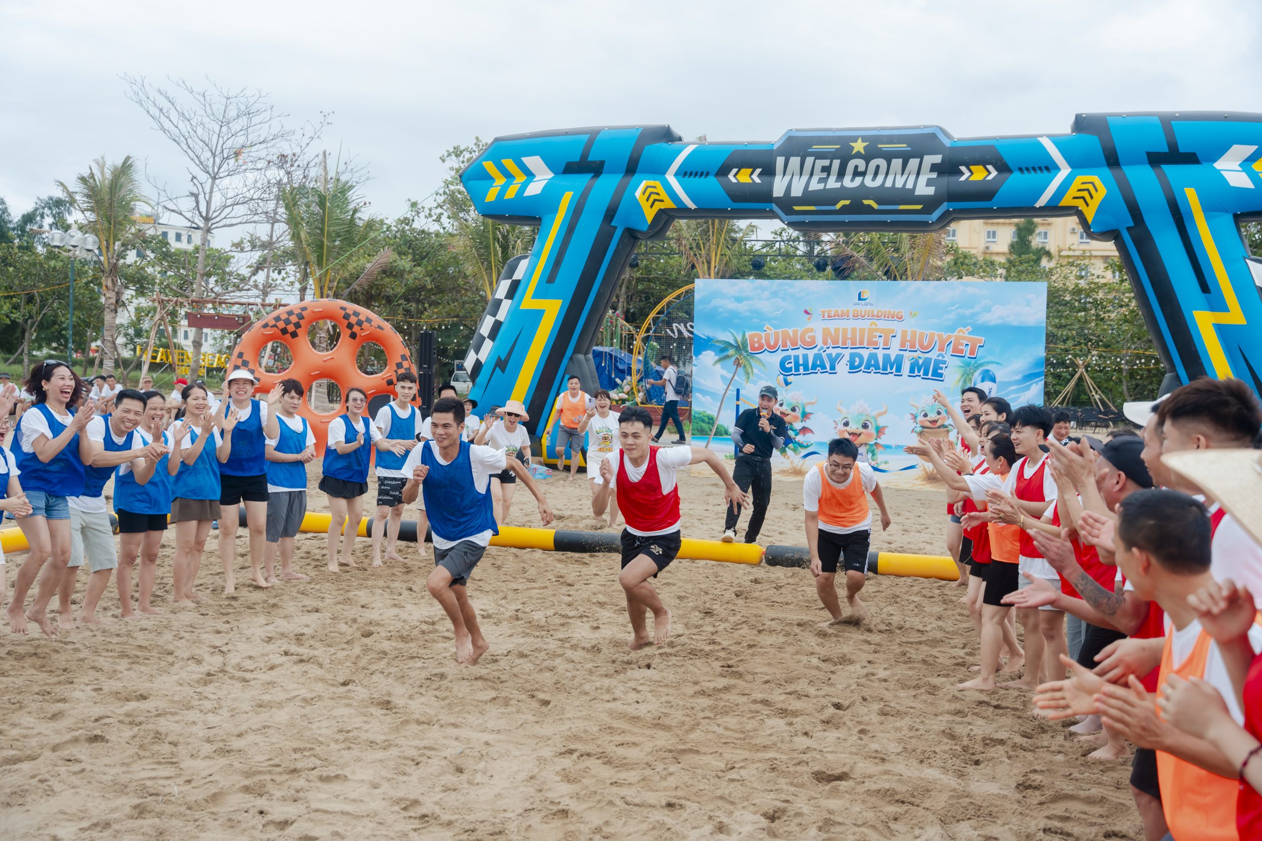 3 đội chơi chạy đua giành 200 điểm đầu tiên tại team building đại long 2026