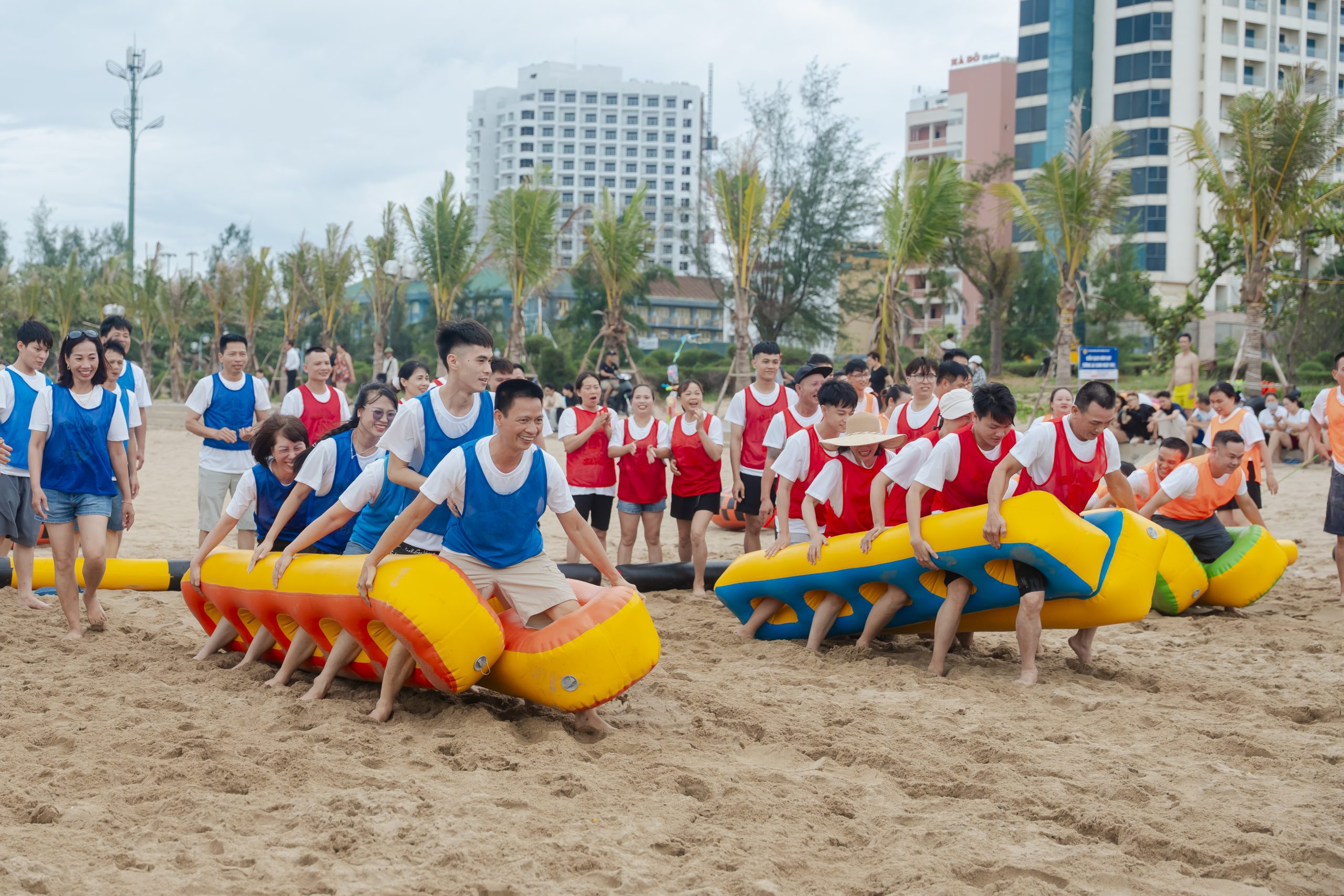 đội xanh và đội đỏ thi đấu tại team building đại long 2026