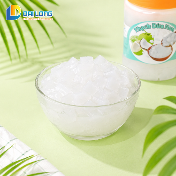 Cận cảnh bát đựng thạch dừa non đại long